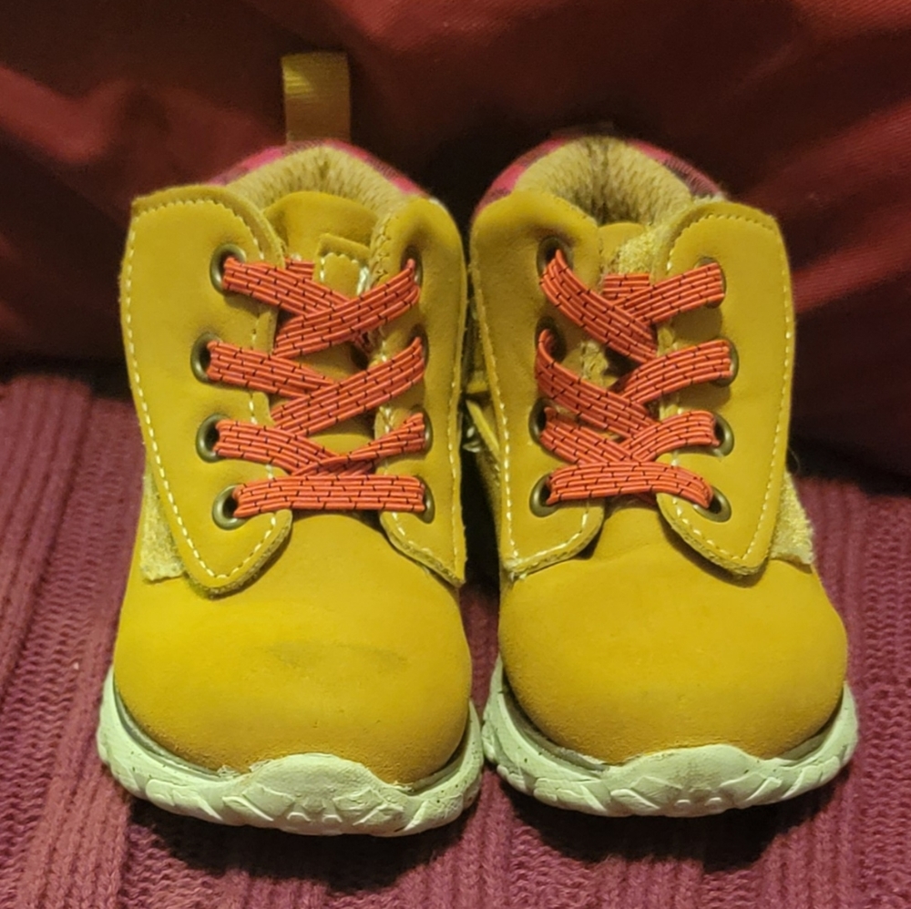 Wonder Nation Toddler Size 4 "Work Boots"